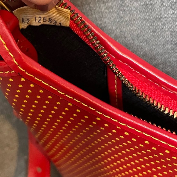 Dooney & Bourke Made in USA Vintage Red Leather Cabrio Hobo w/ Brass Hangtag COA - Picture 8 of 16